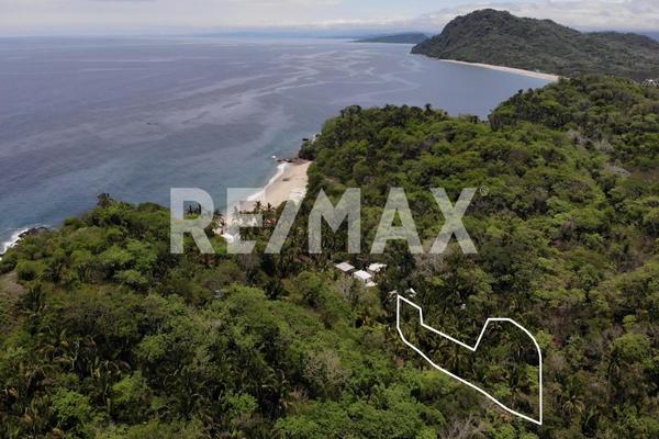 Foto de inmueble en Playa Los Venados km 2 de Carr. Federal 200 a, Col. Lo de Marcos C.P. 63729, Bahía de Banderas