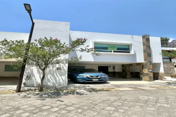 Foto de inmueble en Plaza Cruz del Sur y Forjadores #FOJADORES, Col. Los Viveros C.P. 72150, Puebla
