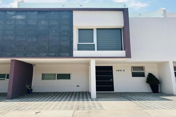 Foto de inmueble en PLIEGO VILLALBA, Col. San Luis Mextepec C.P. 51355, Zinacantepec