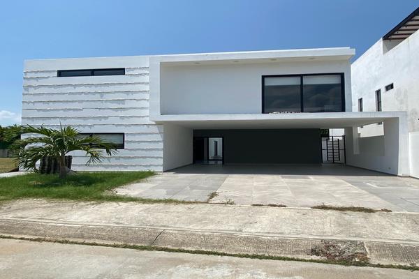 Foto de inmueble en  , Col. Plutarco Elias Calles Cura Hueso C.P. 86170, Centro