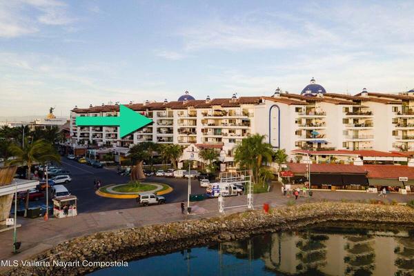 Foto de inmueble en popa, Col. Marina Vallarta C.P. 48335, Puerto Vallarta