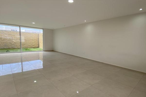 Foto de inmueble en  , Col. Pozos Residencial C.P. 78397, San Luis Potosí