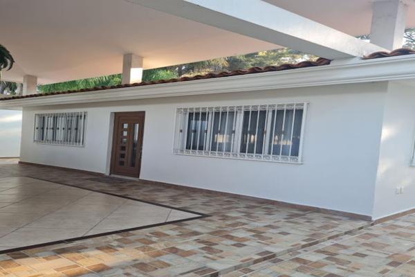 Foto de inmueble en Pradero #28 atlas contry club campo de golf #28, Col. El Salto Centro C.P. 45680, El Salto