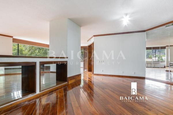 Foto de inmueble en Pregunta por la calle, Col. Lomas de Reforma C.P. 11930, Miguel Hidalgo