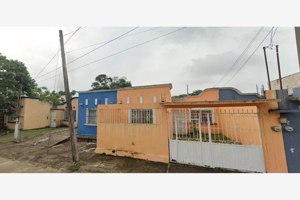Foto de inmueble en PRIMAVERA #000, Col. Las Arboledas C.P. 96346, Cosoleacaque