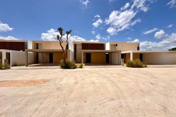 Foto de inmueble en Privada Adana, Col. Xcanatún C.P. 97302, Mérida