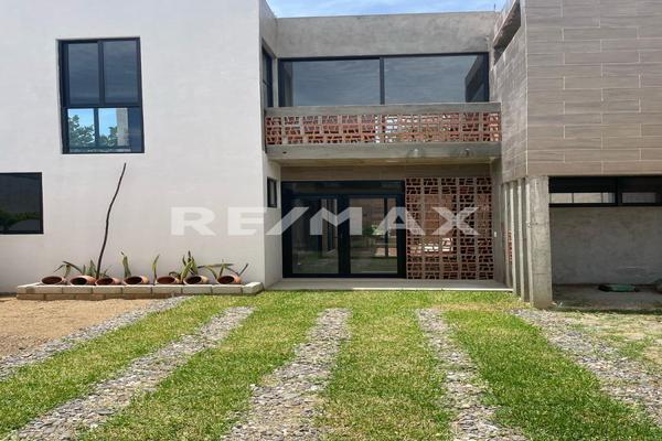 Foto de inmueble en PRIVADA CAMINO REAL, Col. San Francisco Tutla C.P. 71242, Santa Lucía del Camino