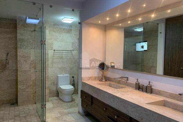 Foto de inmueble en Priv. de Jacarandas #105, Col. Jardín C.P. 78270, San Luis Potosí