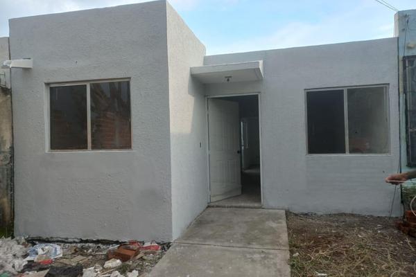 Foto de inmueble en Privada del Palmar Sur #135, Col. San Francisco de La Soledad C.P. 45424, Tonalá