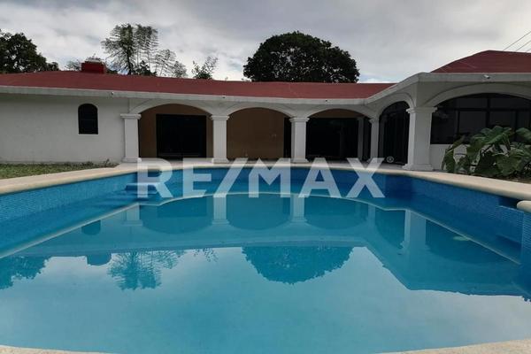 Foto de inmueble en Privada del Pozo, Col. Lomas de Cuernavaca C.P. 62584, Temixco