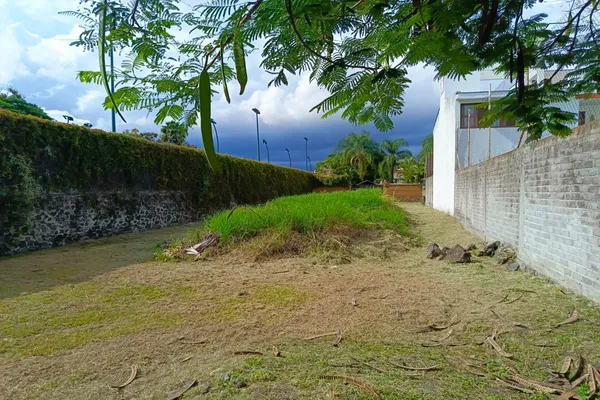 Foto de inmueble en Privada dina querido samano #35, Col. José G Parres C.P. 62564, Jiutepec
