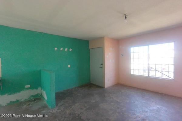 Foto de inmueble en Privada La Esmeralda, Zumpango Berilio #1, Col. La Esmeralda C.P. 55630, Zumpango