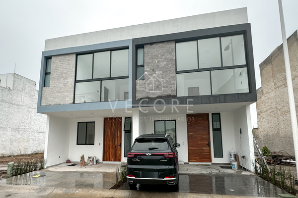 Foto de inmueble en Prolongacion 5 de Mayo, Col. Santa Anita C.P. 45645, Tlajomulco de Zúñiga