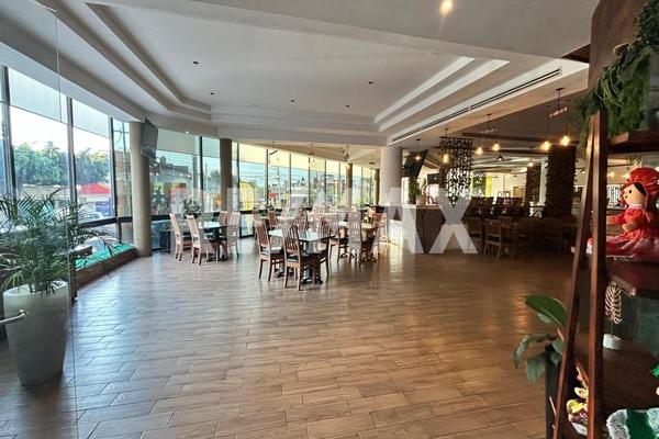 Foto de inmueble en Prol. Av. Zaragoza 101 Pte, Col. Jardines de La Hacienda C.P. 76180, Querétaro