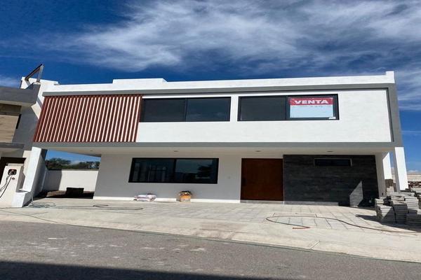 Foto de inmueble en prol constituyentes oriente, Col. El Mirador C.P. 76134, Querétaro
