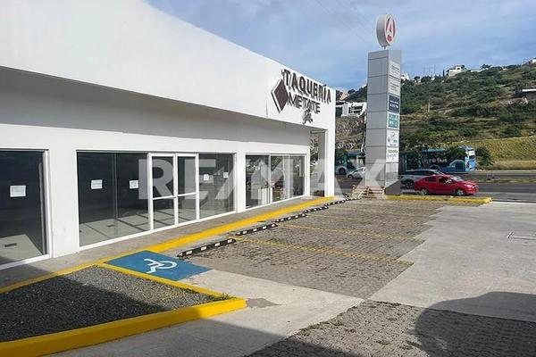 Foto de inmueble en Prol. Contituyentes Ote, Col. Vista Hermosa C.P. 76063, Querétaro
