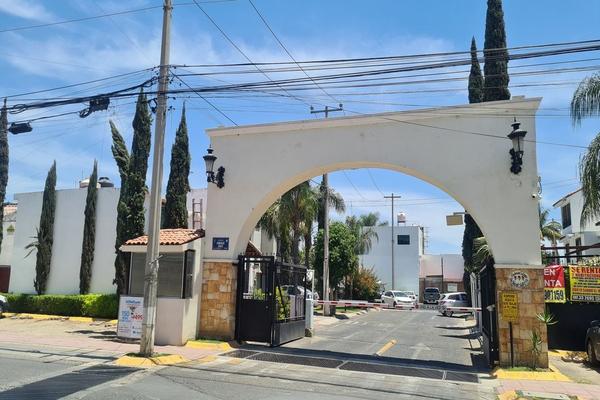 Foto de inmueble en Prolongación Gonzalez Gallo, Col. Los Olivos de Tlaquepaque C.P. 45601, San Pedro Tlaquepaque