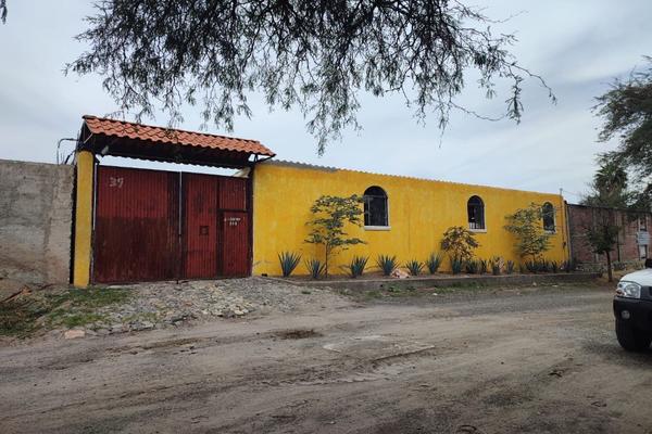 Foto de inmueble en prol Hidalgo, Col. Santa Rosa (La Hacienda de Santa Rosa) C.P. 45850, Ixtlahuacán de los Membrillos