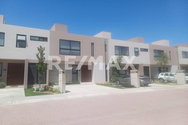 Foto de inmueble en Prolongación Paseo de la Reforma Cataluña, Col. Altos del Marqués 1 y 2 Etapa C.P. 76140, Querétaro
