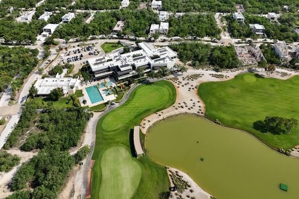 Foto de inmueble en provincia golf club, Col. Komchen C.P. 97302, Mérida