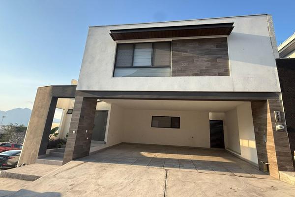 Foto de inmueble en  , Col. Puerta de Hierro Cumbres C.P. 64349, Monterrey