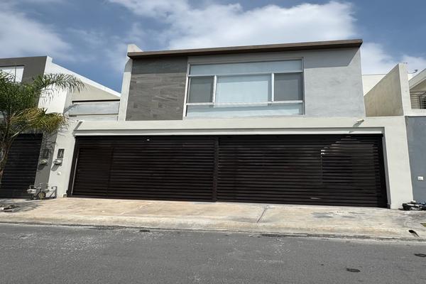 Foto de inmueble en  , Col. Puerta de Hierro Cumbres C.P. 64349, Monterrey