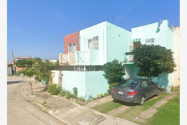 Foto de inmueble en PUERTO #000, Col. Puerto Esmeralda C.P. 96536, Coatzacoalcos