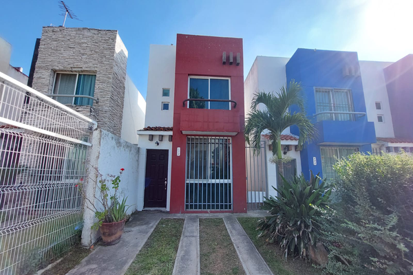 Foto de inmueble en Puerto Viveiro, Col. Banus C.P. 45640, Tlajomulco de Zúñiga