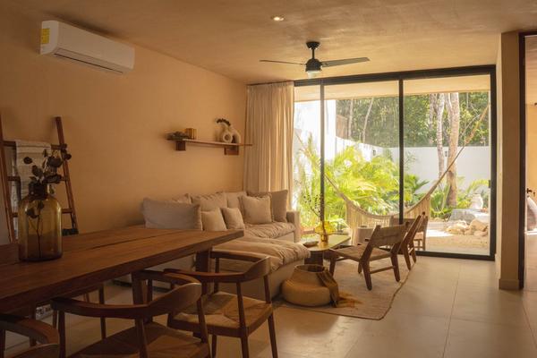 Foto de inmueble en quinta avenida, Col. Tumben Kaa C.P. 77760, Tulum