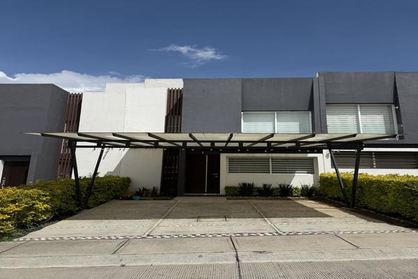 Foto de inmueble en Quinta Cantera, Col. Rincón de Altozano C.P. 58350, Morelia
