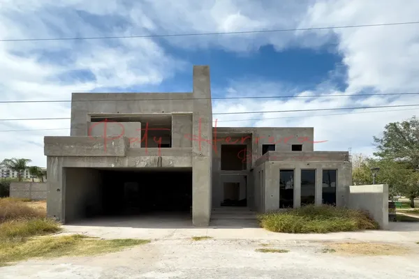 Foto de inmueble en Quinta Gracia #00, Col. Las Quintas C.P. 27105, Torreón