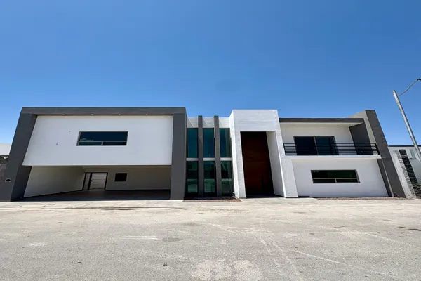 Foto de inmueble en Quinta Tamarindos #1, Col. Las Quintas C.P. 27105, Torreón