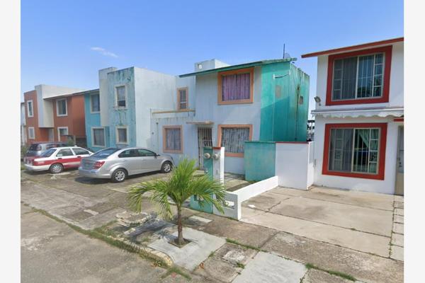 Foto de inmueble en rafael cardenas #122, Col. 24 de Octubre C.P. 96536, Coatzacoalcos