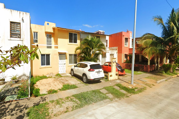 Foto de inmueble en Rafael López Torres, Col. 24 de Octubre C.P. 96536, Coatzacoalcos