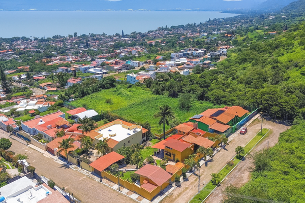 Foto de inmueble en Rafael Osuna, Col. San Juan Cosala C.P. 45820, Jocotepec