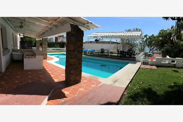 Foto de inmueble en Ramal de Coverston #17, Col. Tequesquitengo C.P. 62915, Jojutla