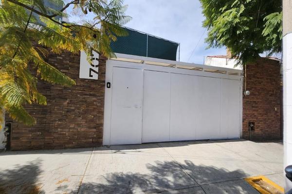 Foto de inmueble en Ramón del Valle Inclán, Col. Jardines Universidad C.P. 45110, Zapopan