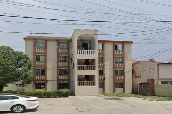 Foto de inmueble en Rangel frias, Col. Las Cumbres 2 Sector C.P. 64610, Monterrey