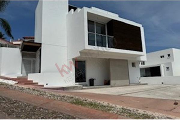 Foto de inmueble en REAL DE LAS LOMAS, Col. Balcones de Vista Real C.P. 76905, Corregidora