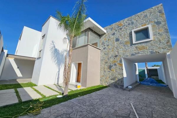 Foto de inmueble en  , Col. Real de Oaxtepec C.P. 62738, Yautepec