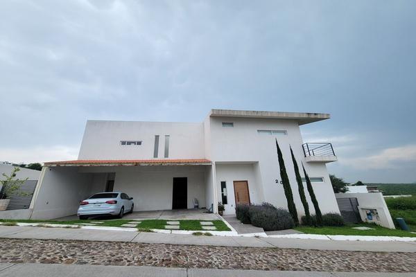 Foto de inmueble en Real del Huerto, Col. Vista Real y Country Club C.P. 76905, Corregidora