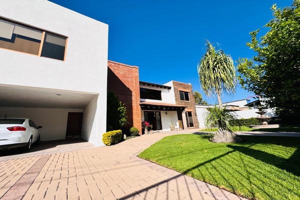 Foto de inmueble en REAL DEL LAGO, Col. Vista Real y Country Club C.P. 76905, Corregidora