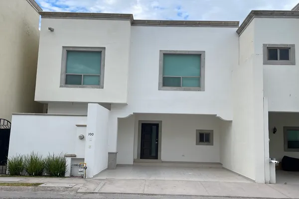 Foto de inmueble en  , Col. Residencial Senderos C.P. 27018, Torreón
