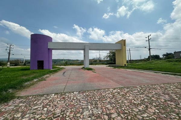 Foto de inmueble en Residencial Villas del Carmen, Col. Jacarandas C.P. 45300, Tala