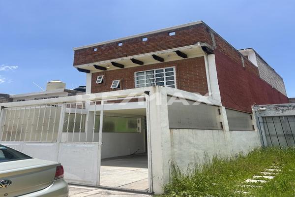 Foto de inmueble en Retorno Azucenas, Col. Rincón del Alamo C.P. 50903, Almoloya de Juárez