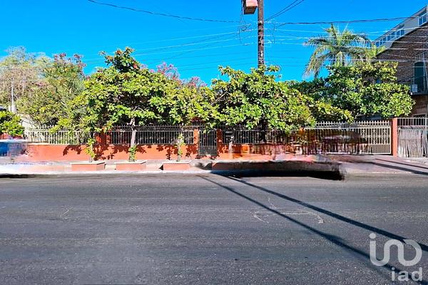 Foto de inmueble en Revolución de 1910 #2102, Col. Zona Central C.P. 23000, La Paz