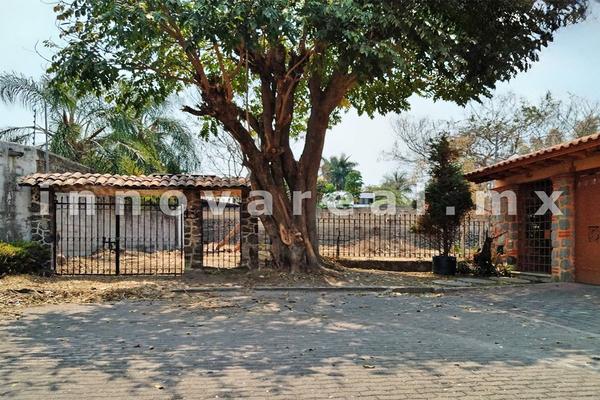 Foto de inmueble en Rincón del Apantle, Col. Las Fincas C.P. 62565, Jiutepec