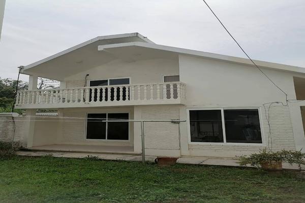 Foto de inmueble en RÍO JAMAPA INT. COL. JARDINES DE TUXPAN., Col. Jardines de Tuxpan C.P. 92890, Tuxpan