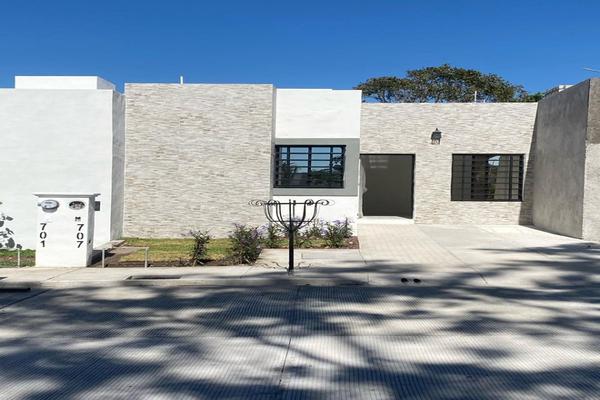 Foto de inmueble en Rivera del jazmin, Col. Los Jazmines C.P. 28048, Colima
