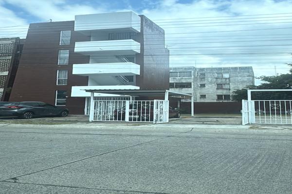 Foto de inmueble en Roberto Lua, Col. Paseos del Sol C.P. 45079, Zapopan